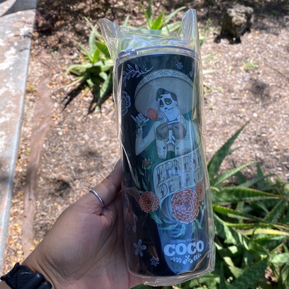 Disneys Coco- Ernesto De La Cruz 17oz Stainless Steel Tumbler with Straw 🆕 - Picture 9 of 9